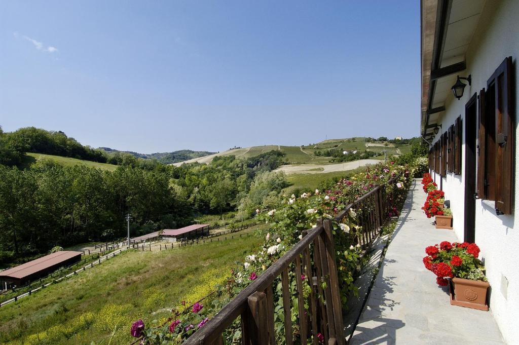 La Maragliana Aparthotel Castel Rocchero Quarto foto