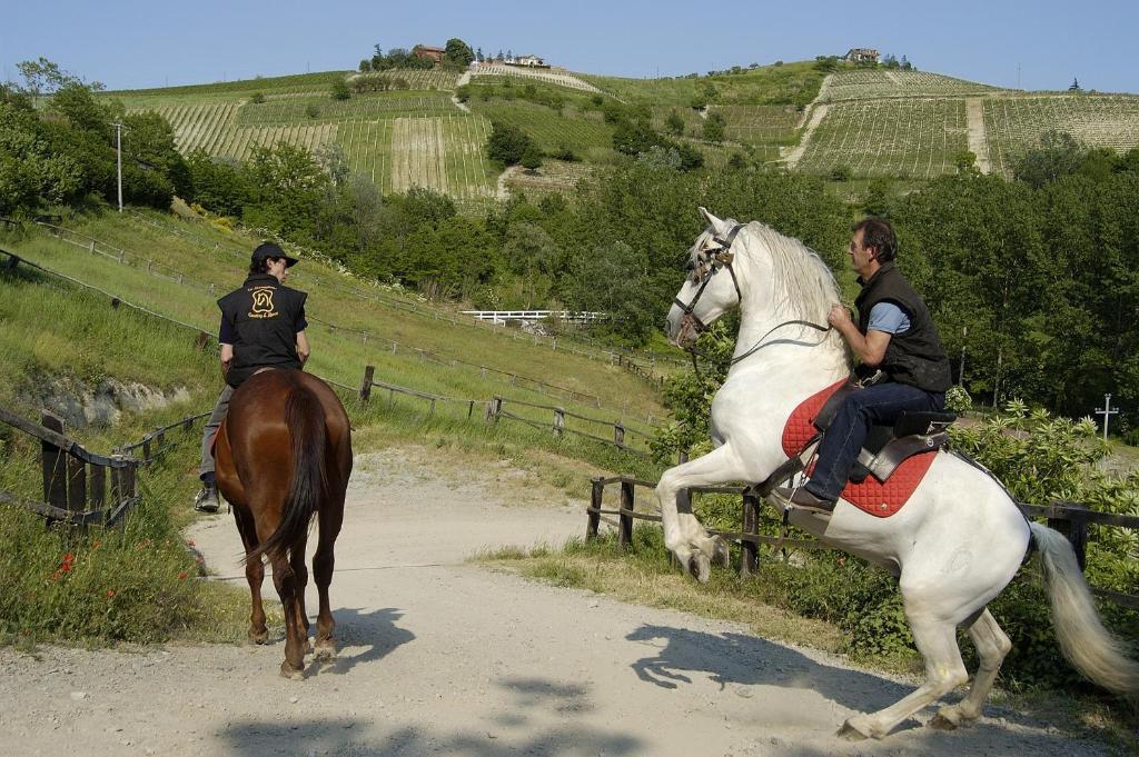 La Maragliana Aparthotel Castel Rocchero Exterior foto